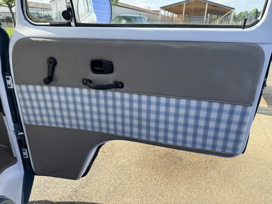 Volkswagen Combi — 38