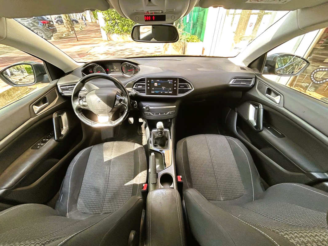 Peugeot 308 — 9
