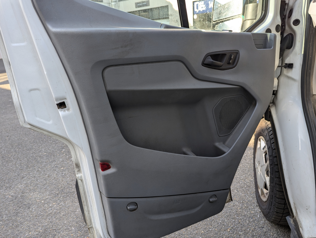 Ford Transit — 15