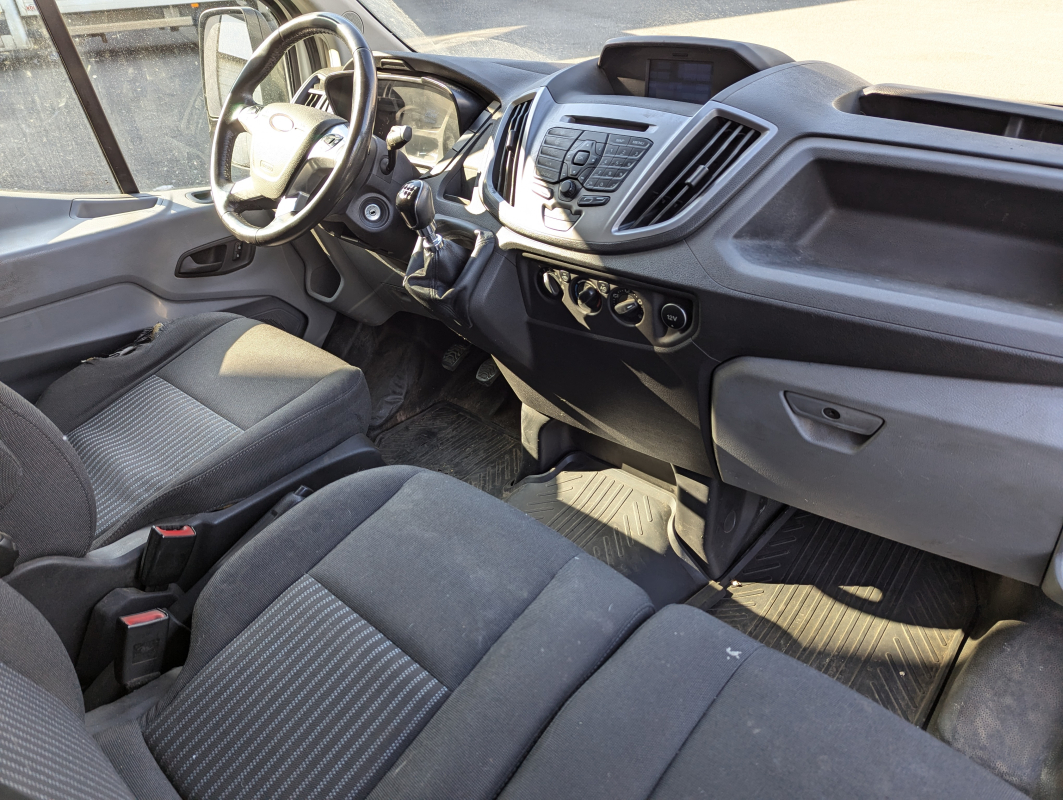 Ford Transit — 8