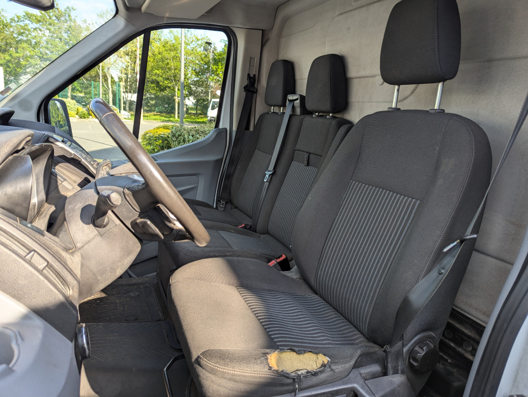 Ford Transit — 9