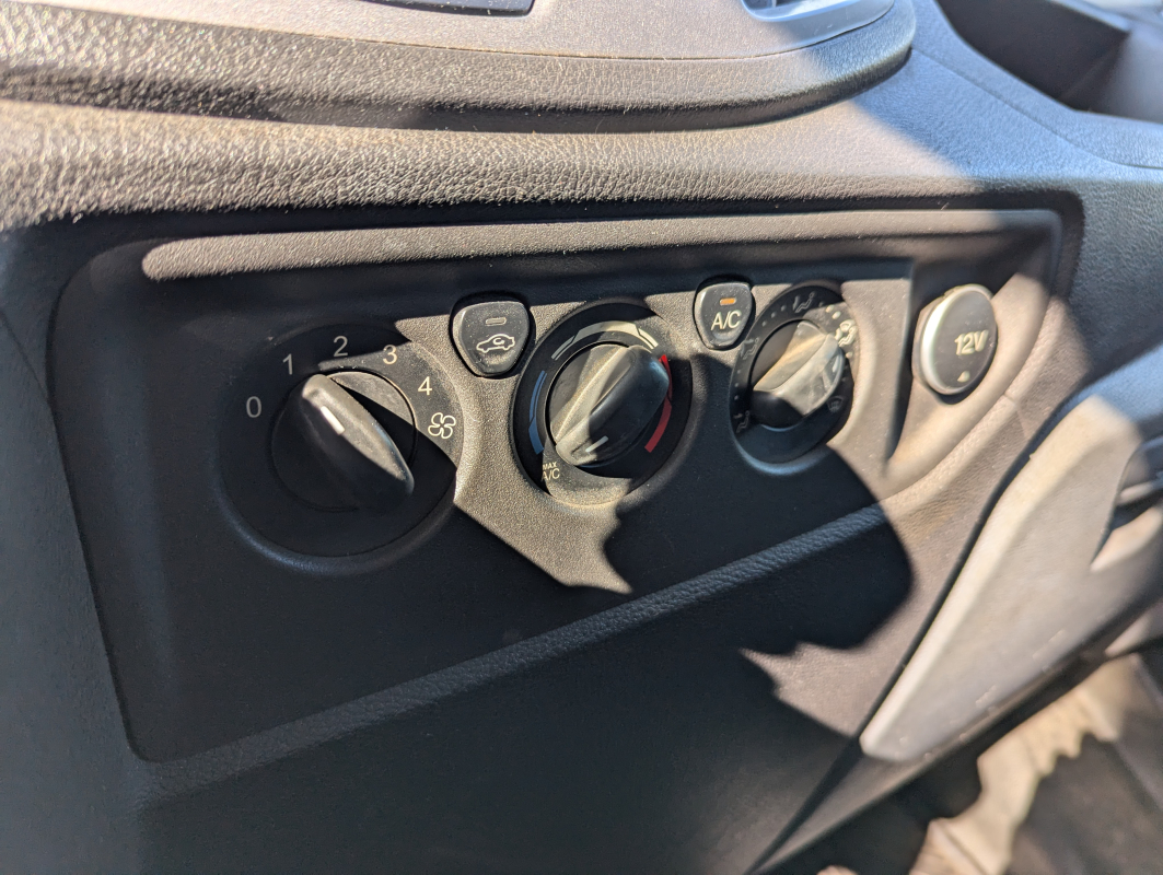 Ford Transit — 13