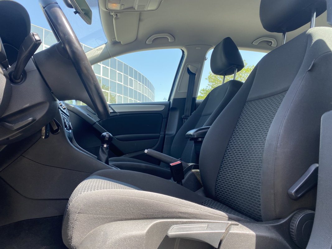 Volkswagen Golf — 9
