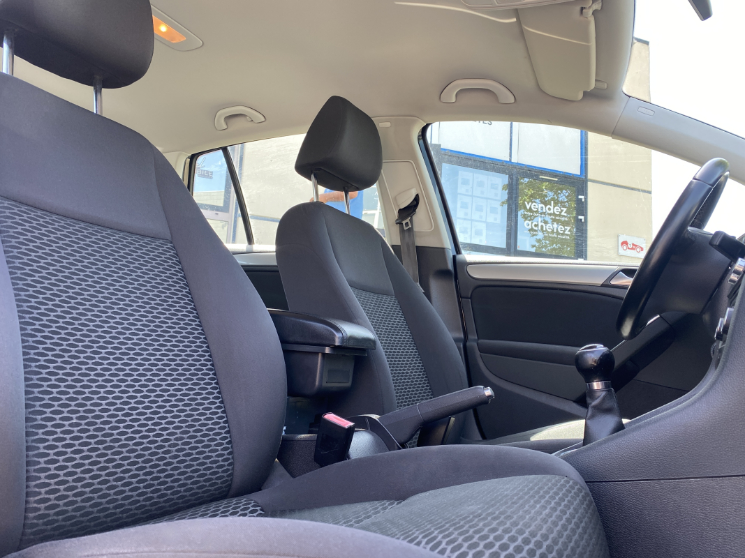 Volkswagen Golf — 13