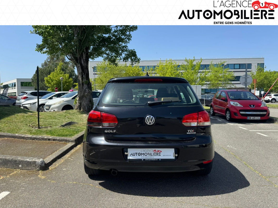 Volkswagen Golf — 3