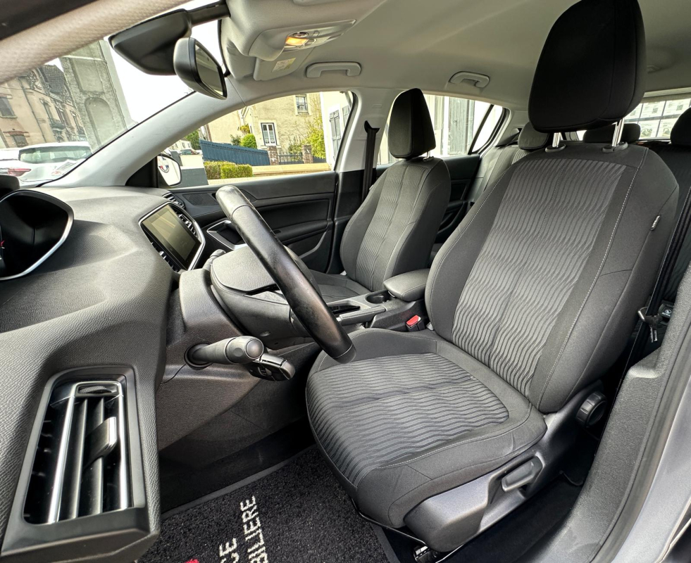 Peugeot 308 — 11