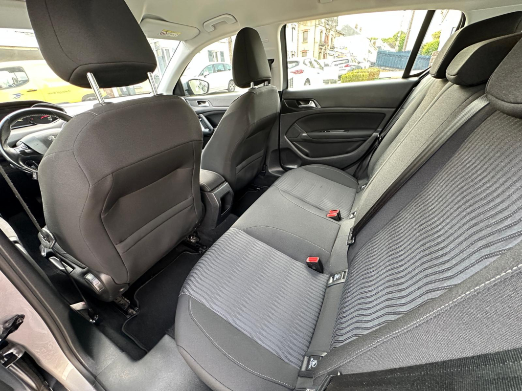 Peugeot 308 — 12