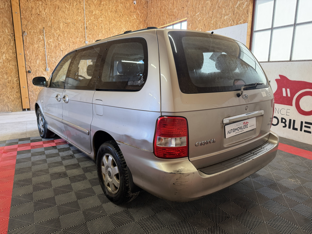 Kia Carnival — 2
