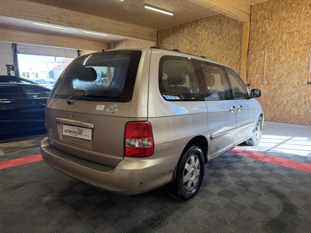 Kia Carnival — 4