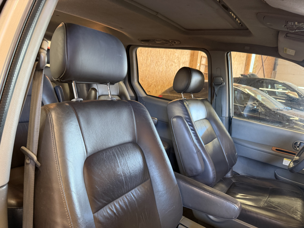 Kia Carnival — 12