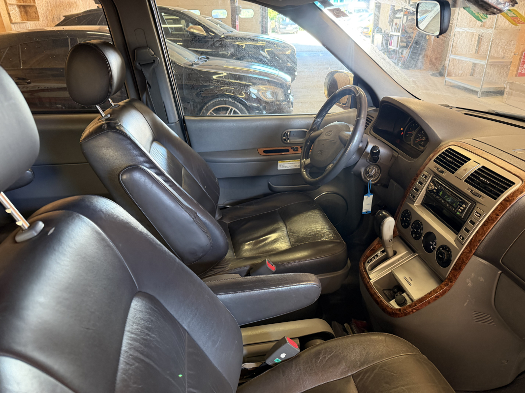Kia Carnival — 11