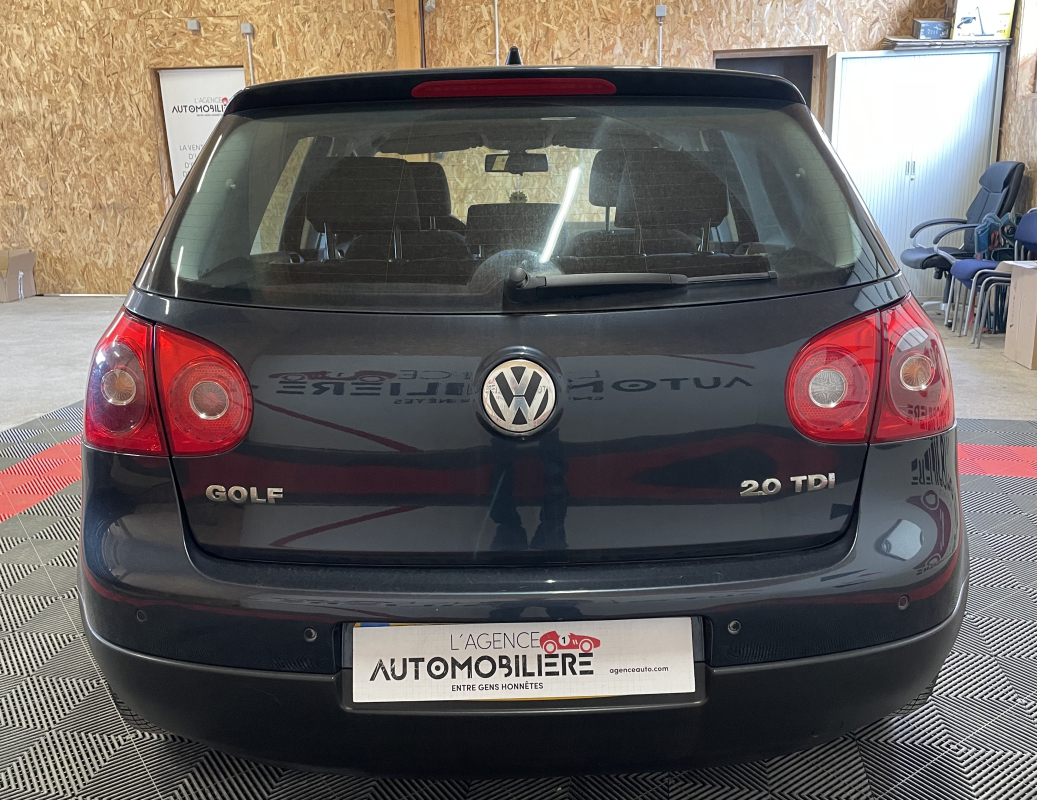 Volkswagen Golf — 4