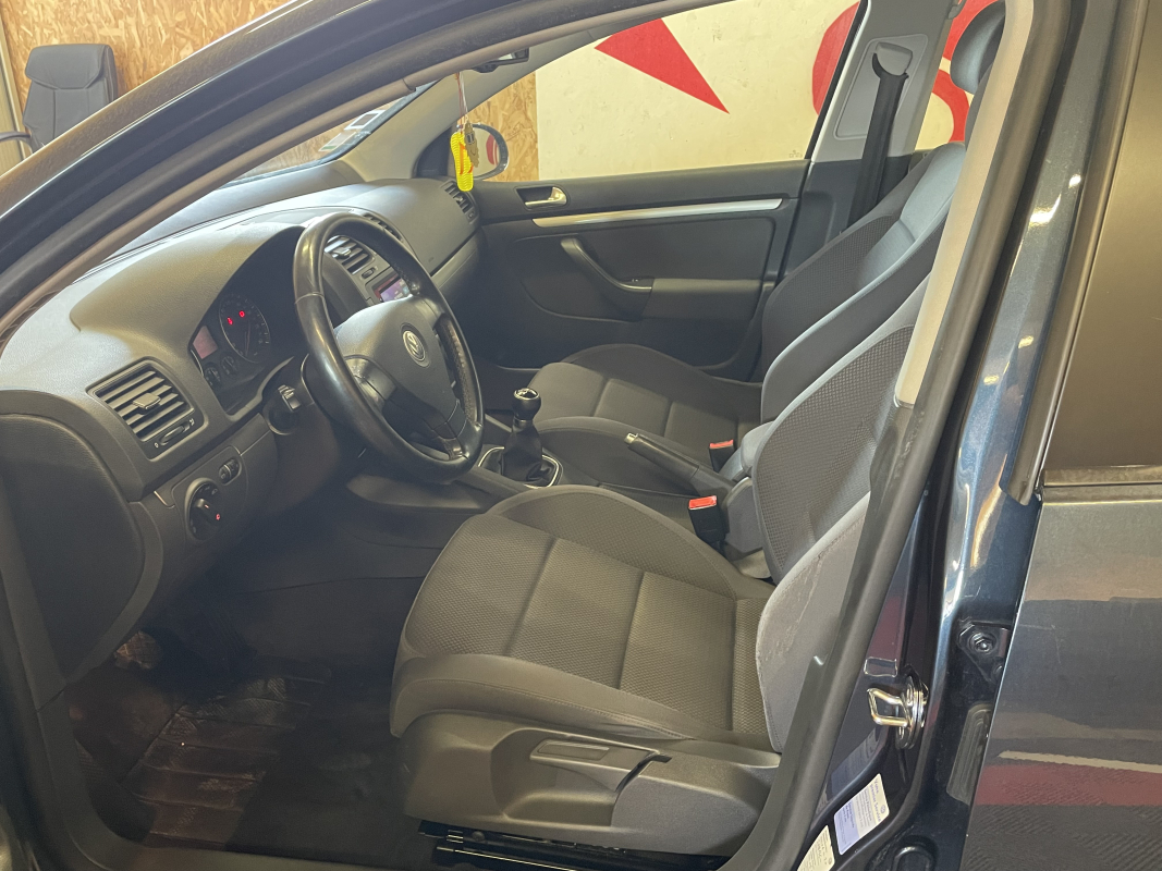 Volkswagen Golf — 13