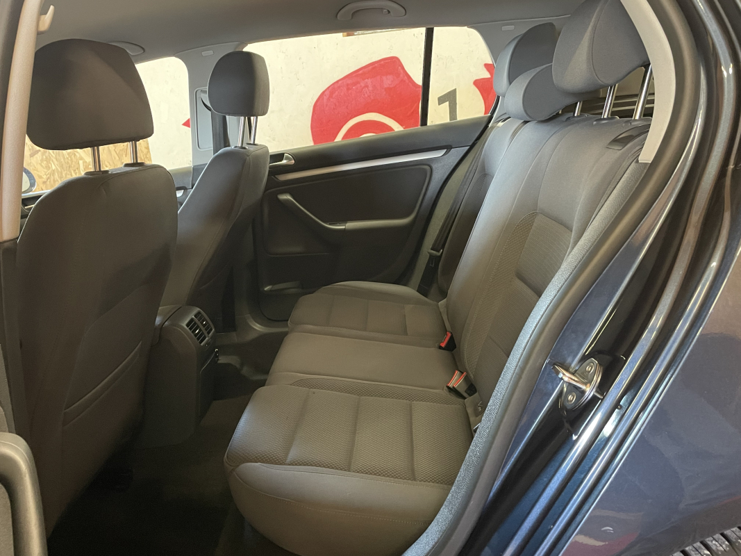 Volkswagen Golf — 14