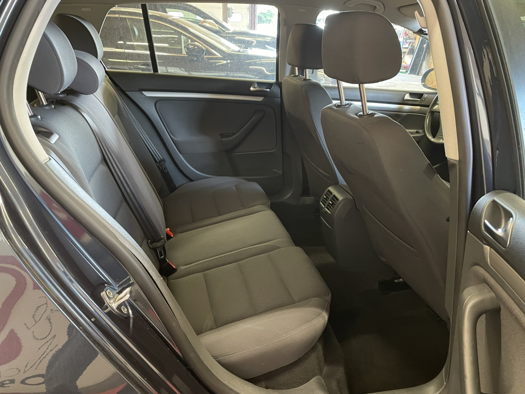 Volkswagen Golf — 15