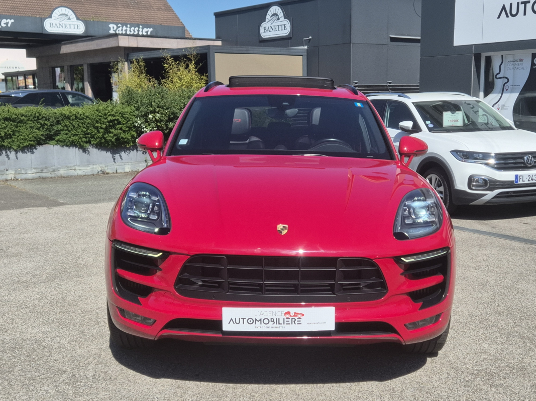 Porsche Macan — 2