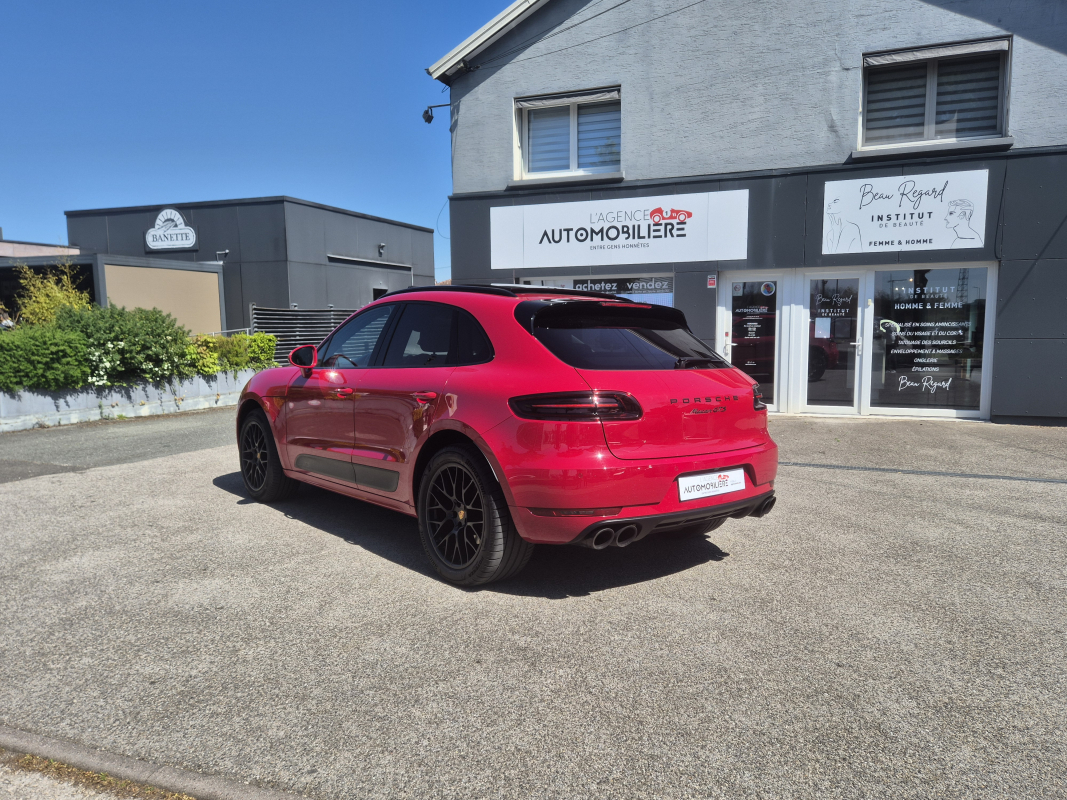 Porsche Macan — 23