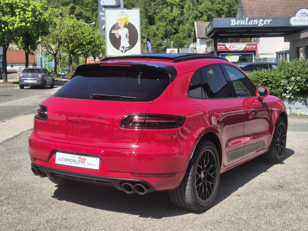 Porsche Macan — 13