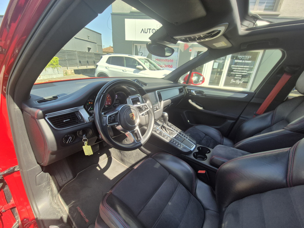 Porsche Macan — 19