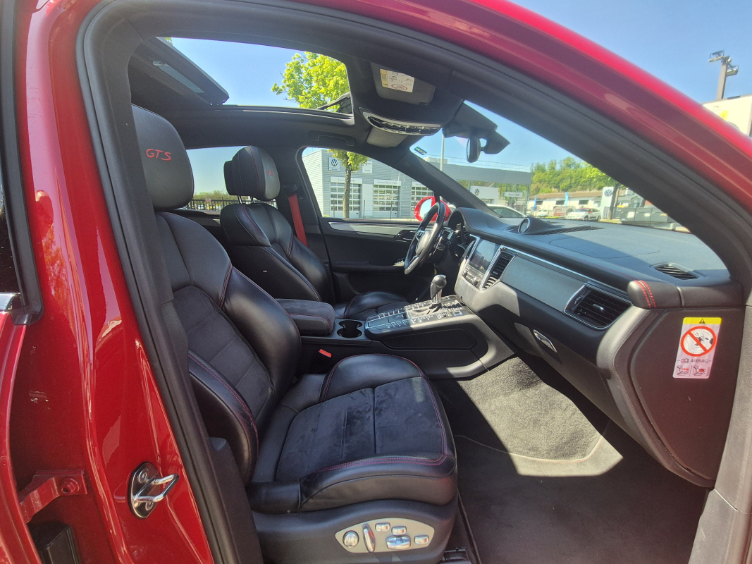 Porsche Macan — 21