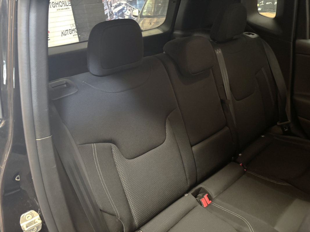 Jeep Renegade — 14