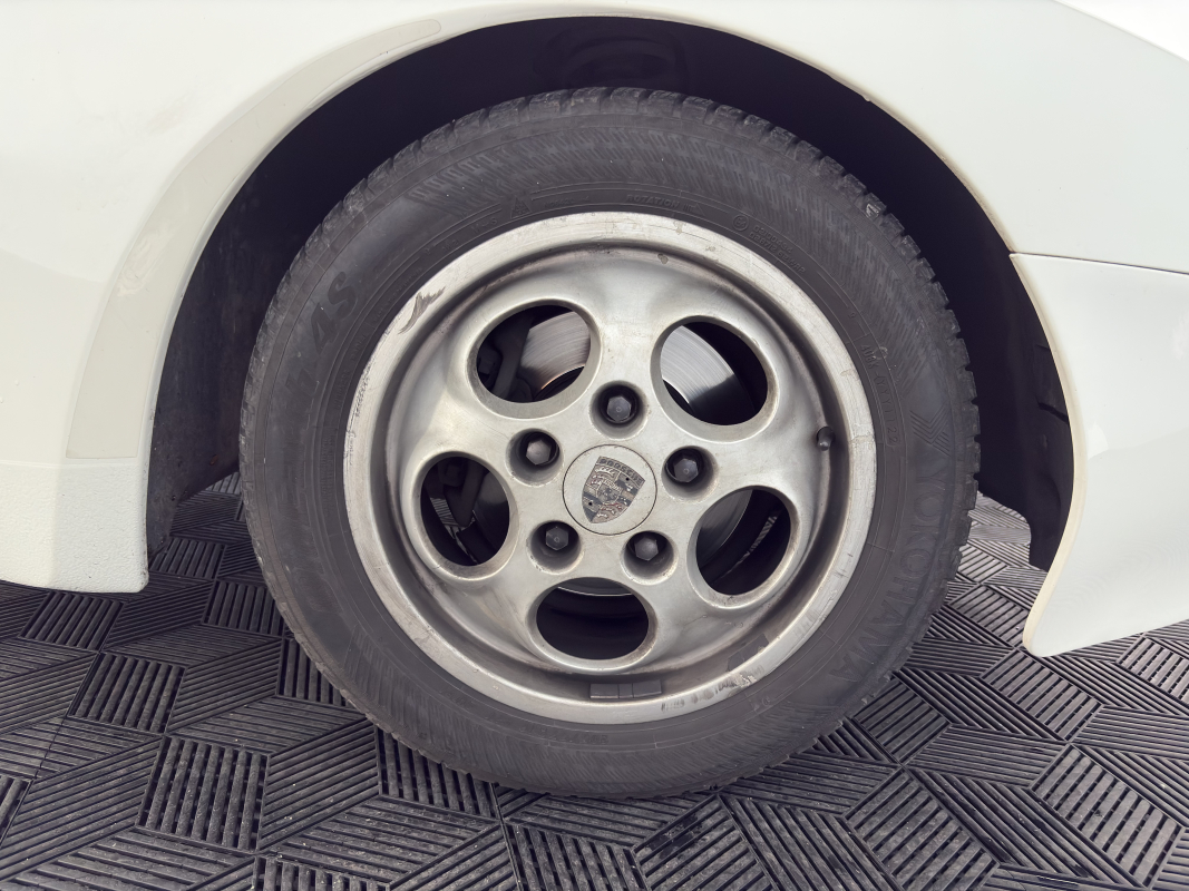 Porsche 944 — 13