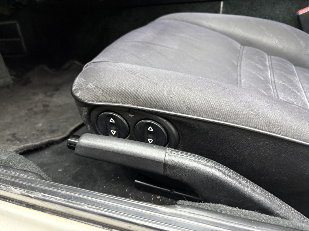 Porsche 944 — 30