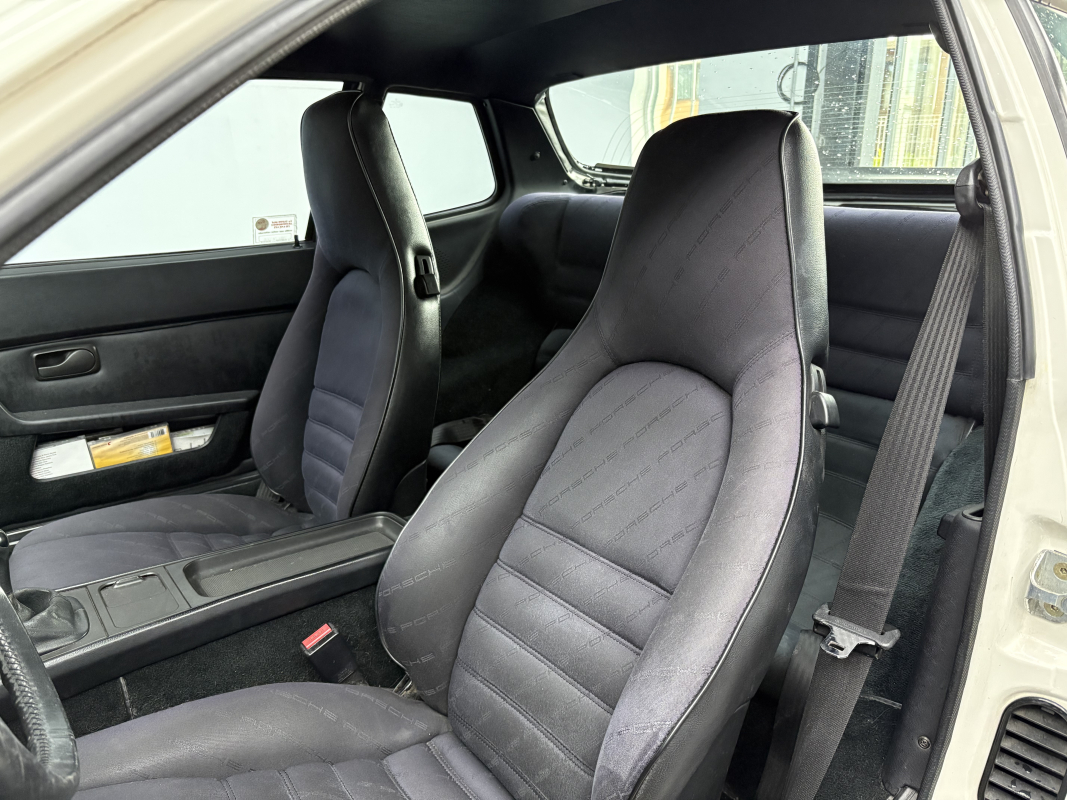 Porsche 944 — 18
