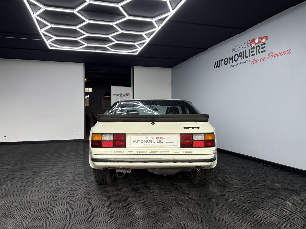 Porsche 944 — 6