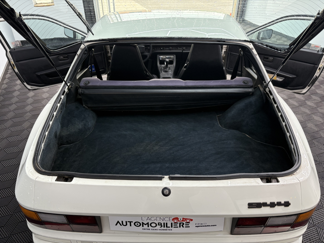 Porsche 944 — 29
