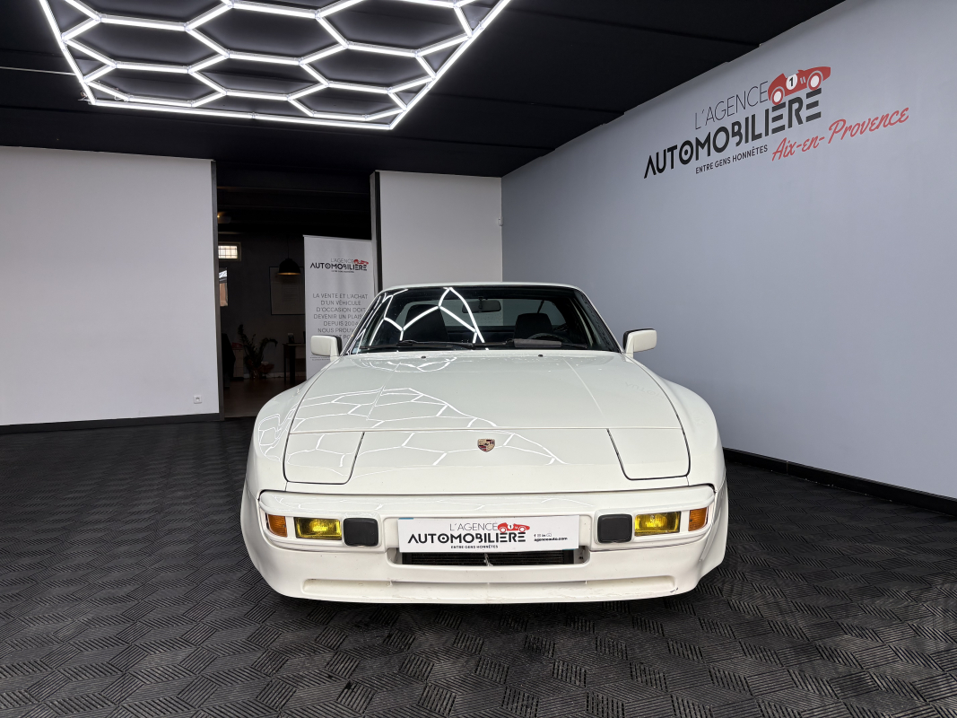 Porsche 944 — 12
