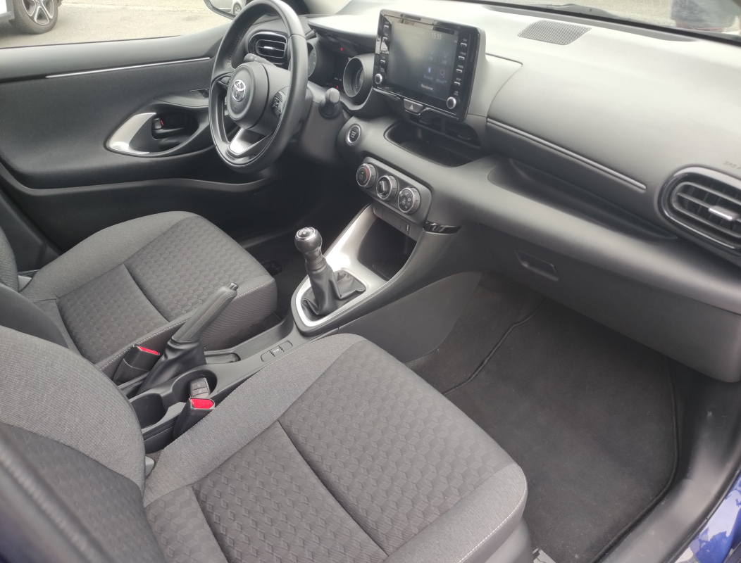 Toyota Yaris — 9