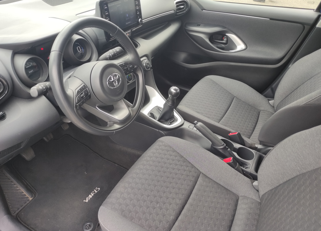 Toyota Yaris — 16