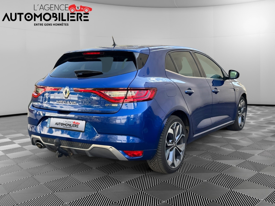 Renault Megane — 3