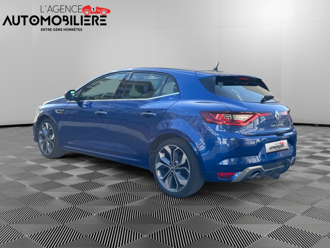 Renault Megane — 5