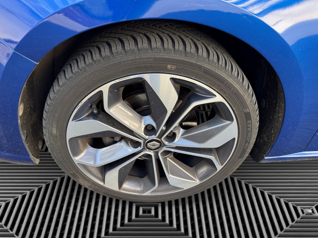 Renault Megane — 12