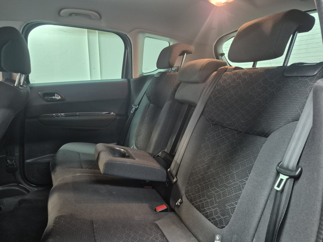 Peugeot 3008 — 18
