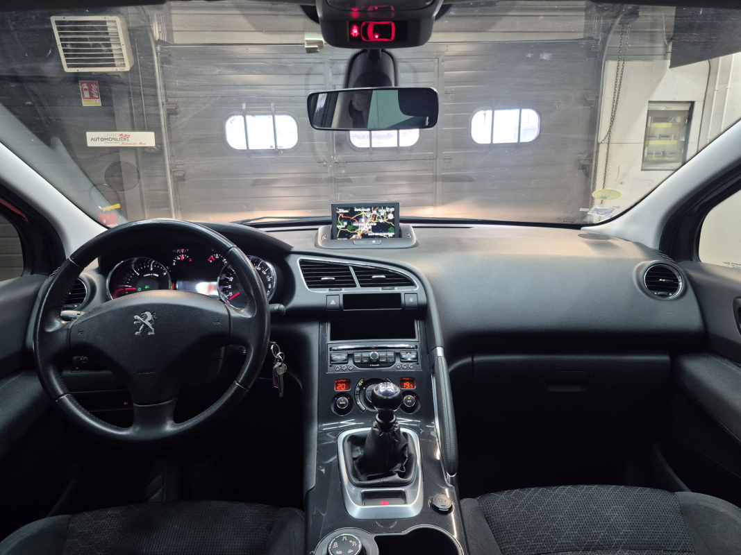 Peugeot 3008 — 12