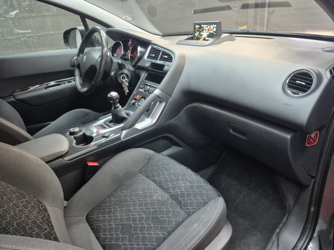 Peugeot 3008 — 17