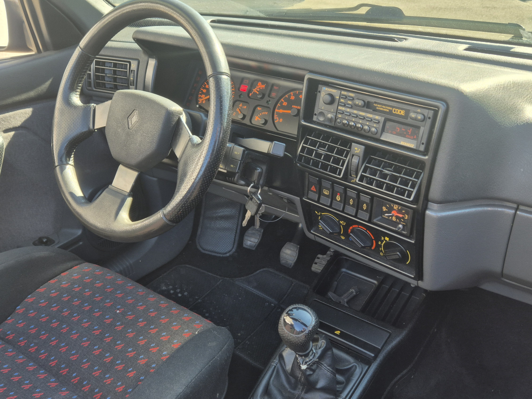 Renault 19 — 24
