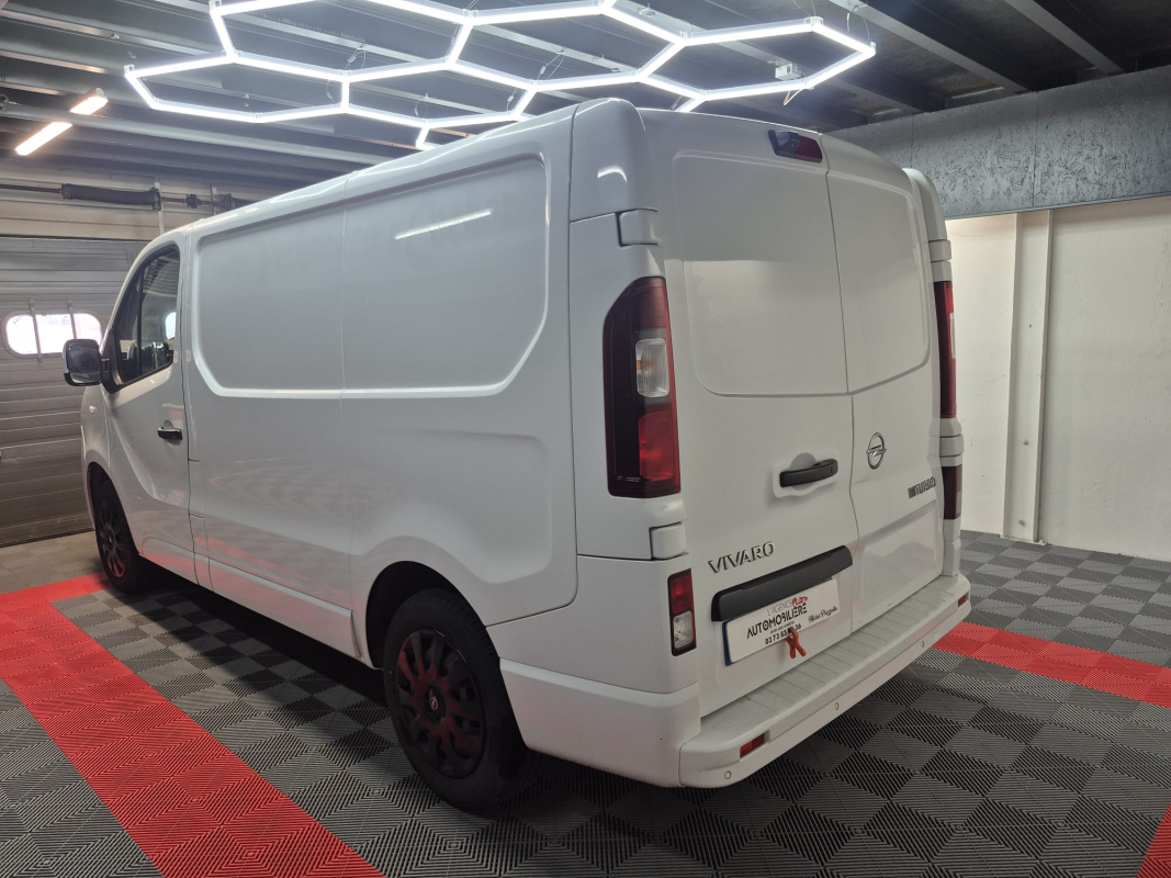 Opel Vivaro — 8