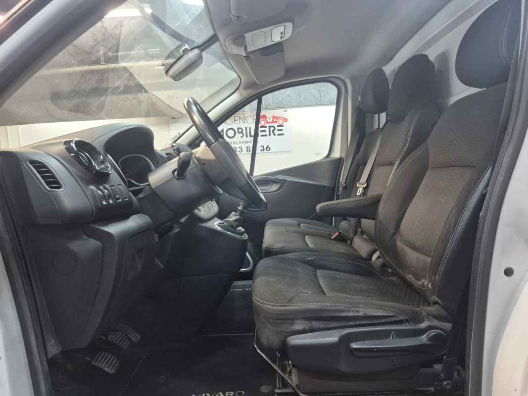 Opel Vivaro — 12