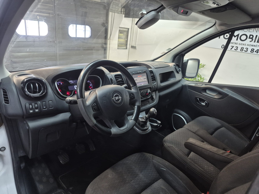 Opel Vivaro — 11