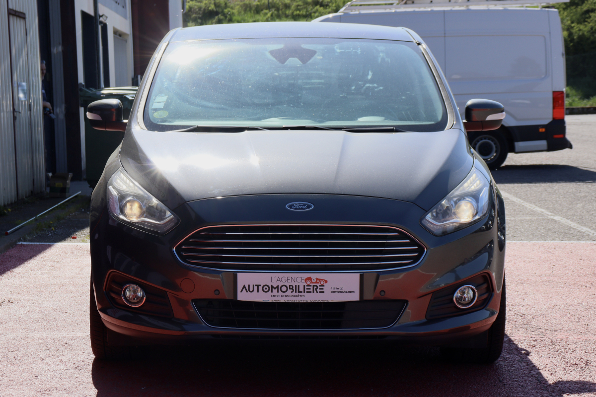 Ford S-Max — 7
