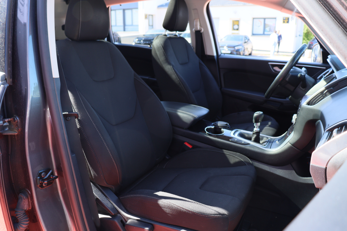 Ford S-Max — 9