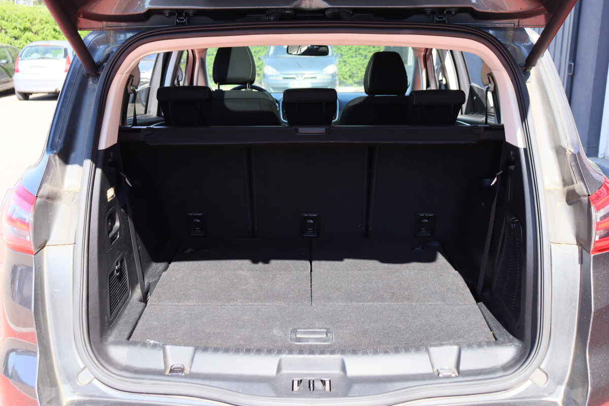 Ford S-Max — 20