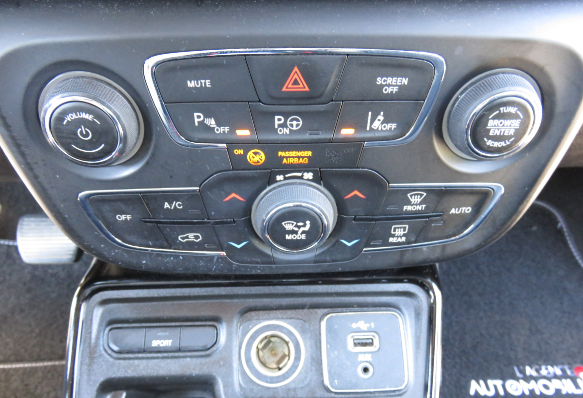 Jeep Compass — 24
