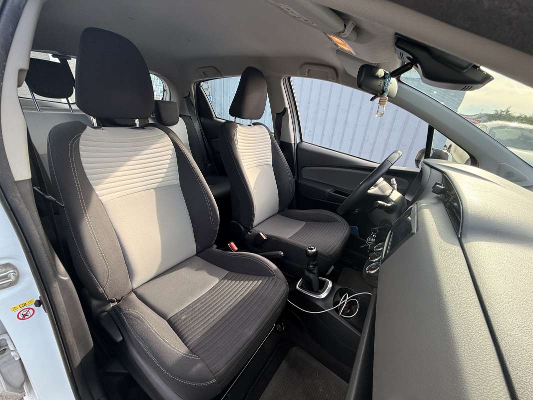 Toyota Yaris — 9
