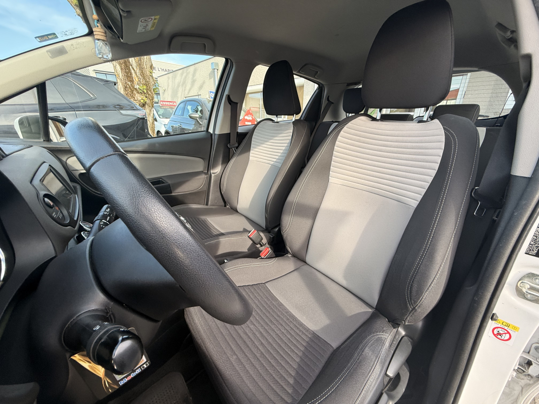 Toyota Yaris — 13