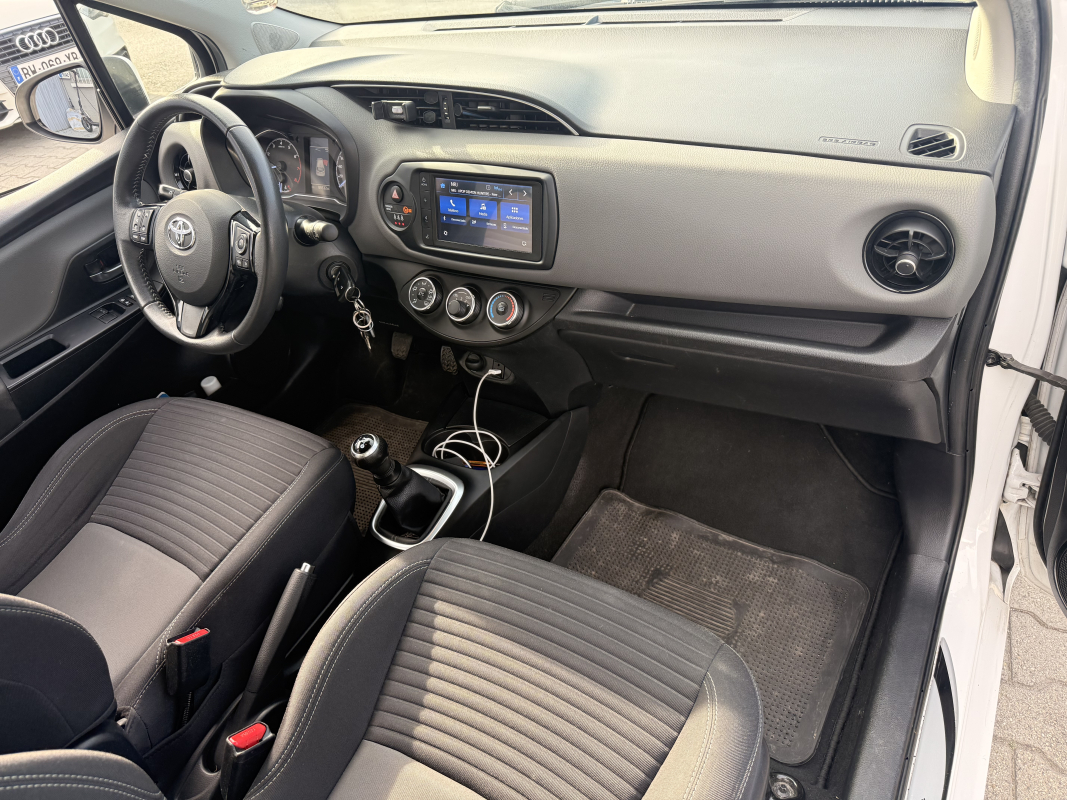 Toyota Yaris — 11